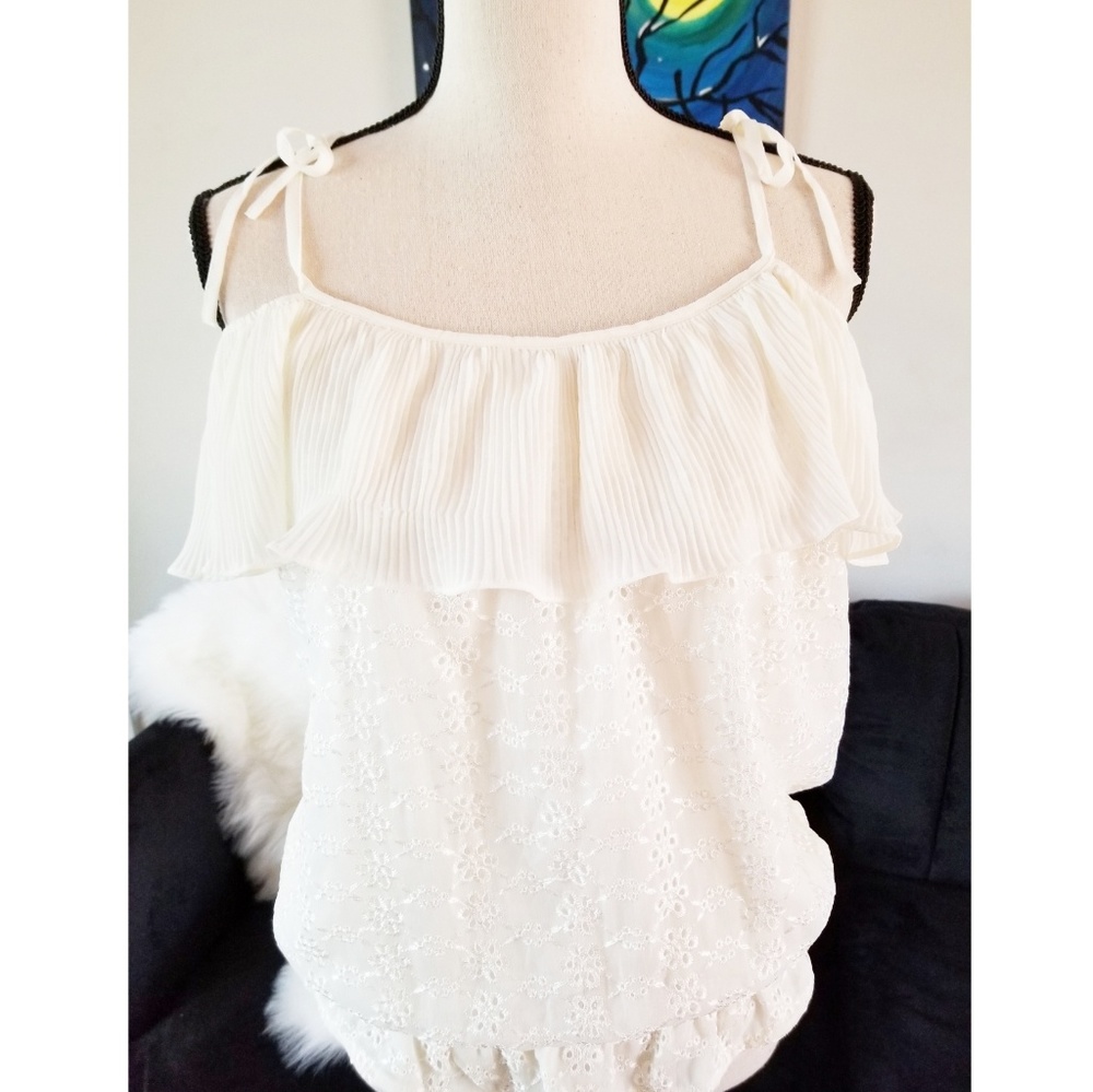 Hazel Shoulder Cutout Blouse
Size XS